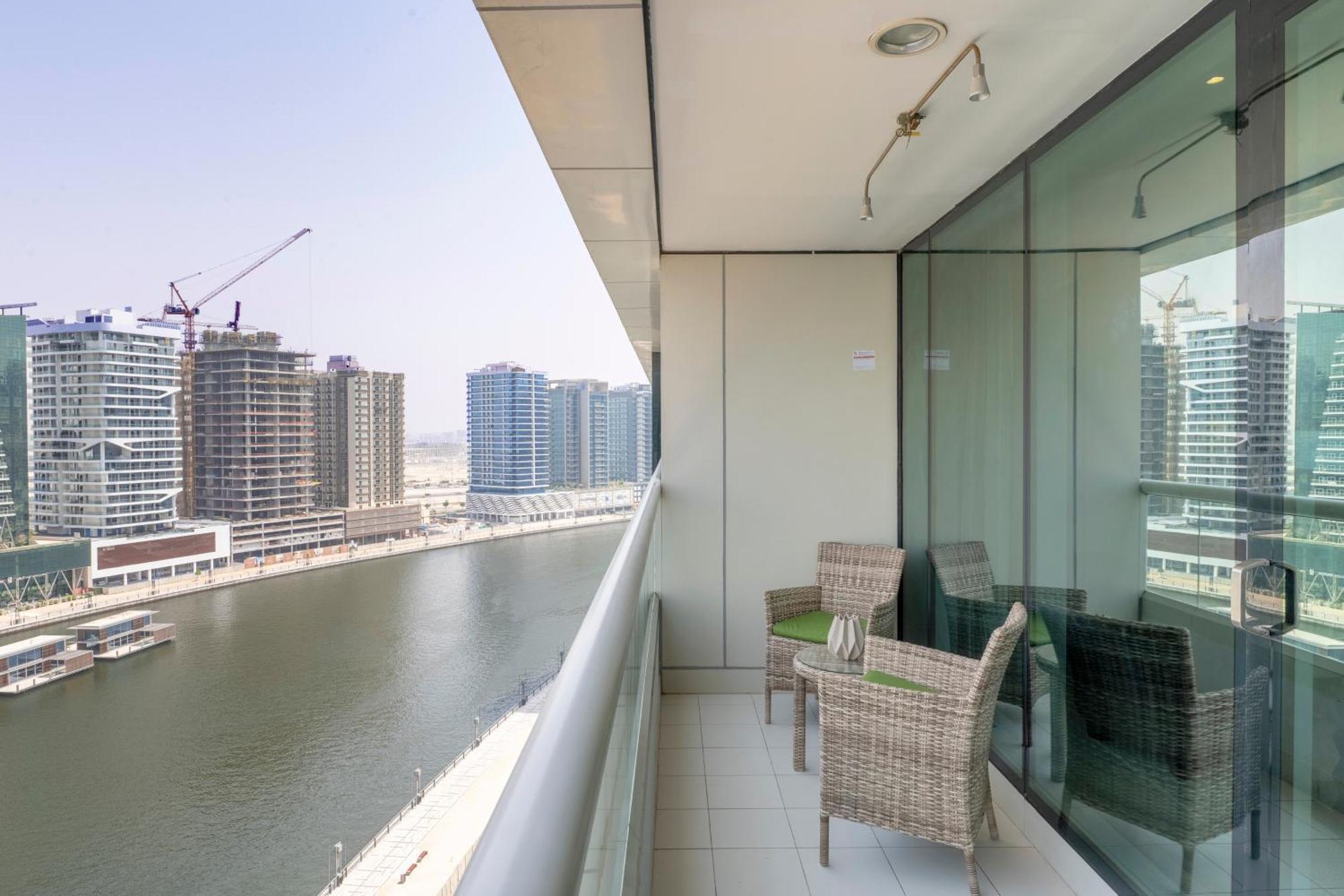 Damac Canal Views Residences Дубай Экстерьер фото