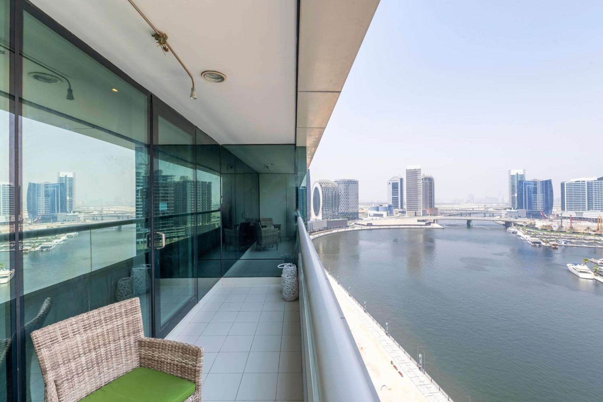 Damac Canal Views Residences Дубай Экстерьер фото