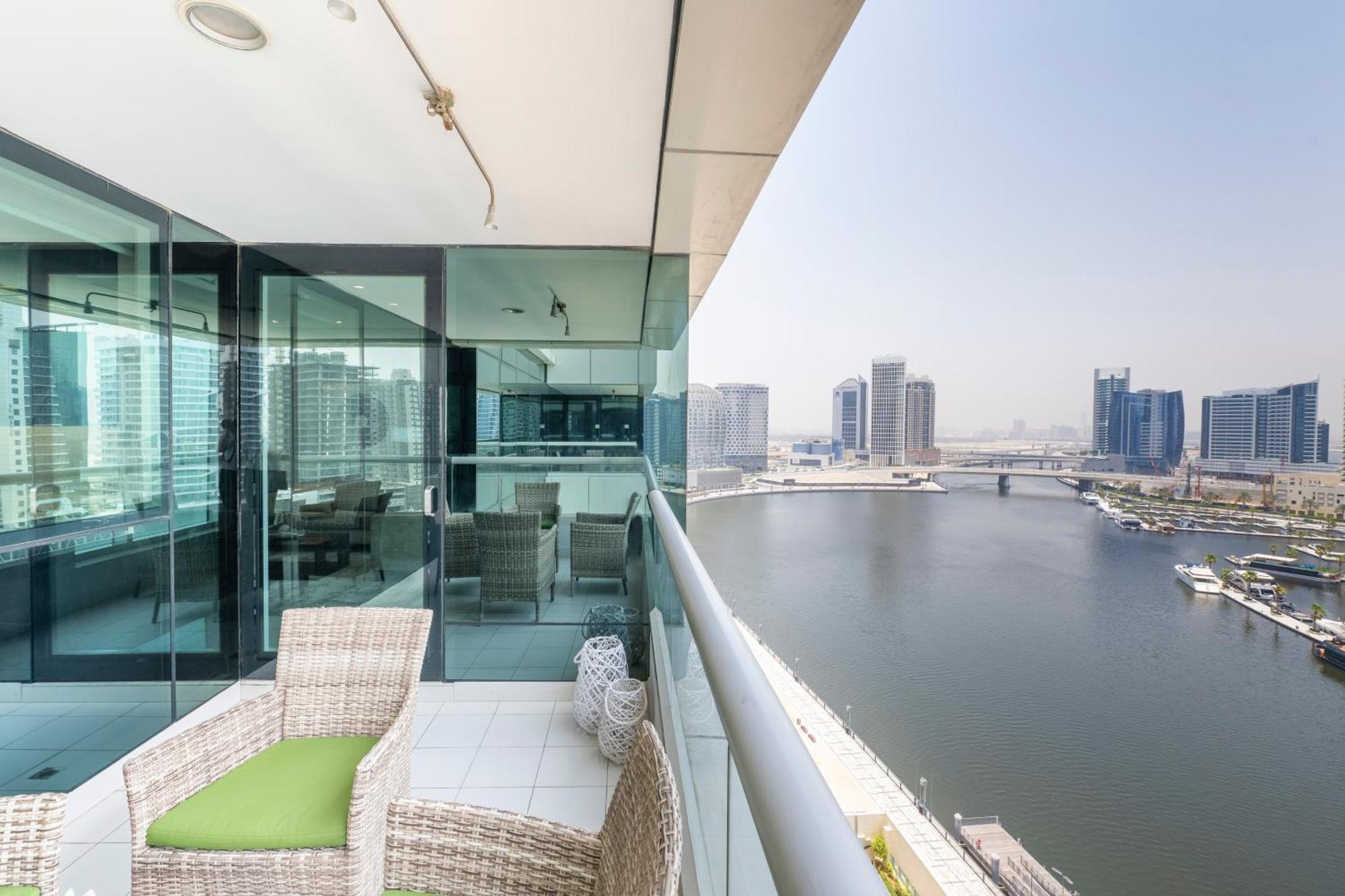Damac Canal Views Residences Дубай Экстерьер фото