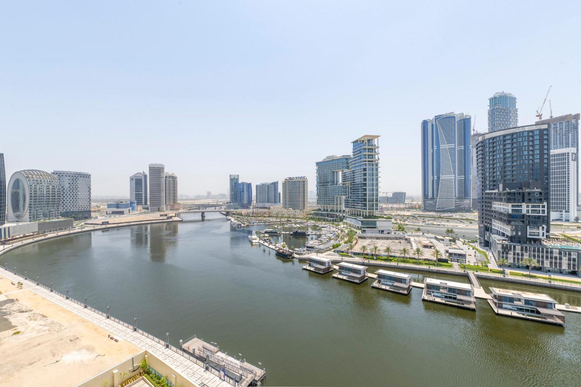 Damac Canal Views Residences Дубай Экстерьер фото