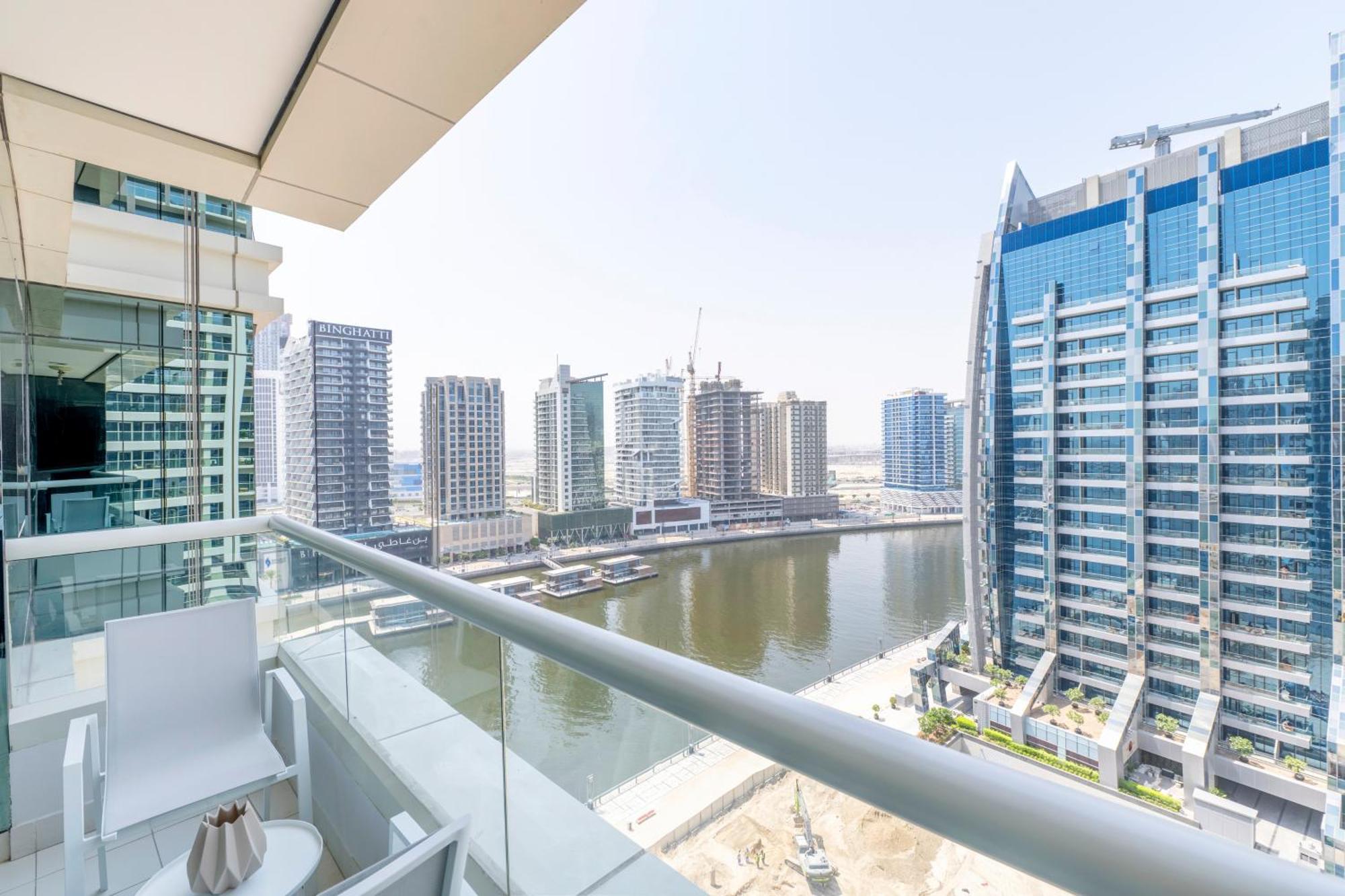 Damac Canal Views Residences Дубай Экстерьер фото